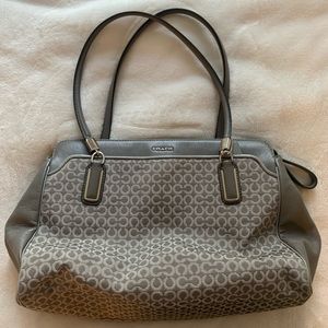 Vintage coach pursue